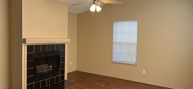 1663 N Saddlehorn Ave in Fayetteville, AR - Building Photo - Building Photo