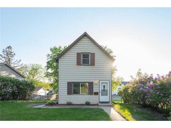 property at 608 7th Ave S