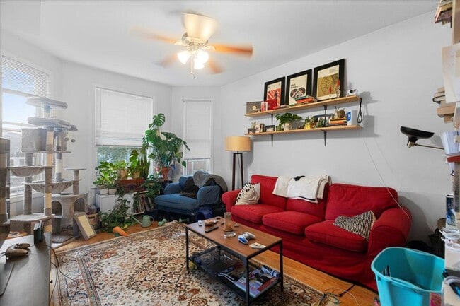 3121 N Kimball Ave, Unit 2 in Chicago, IL - Building Photo - Building Photo
