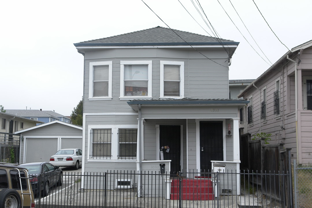 2329 23rd Ave in Oakland, CA - Building Photo