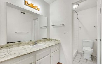 1405 Vegas Valley Dr, Unit 223 in Las Vegas, NV - Building Photo - Building Photo