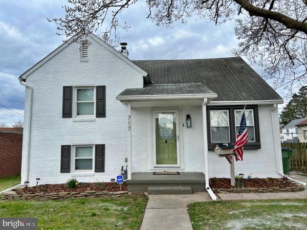 property at 717 Elm Terrace
