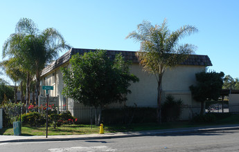 Pond Place in Vista, CA - Building Photo - Building Photo