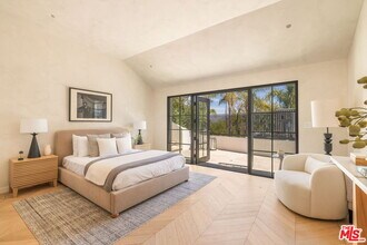 8353 Sunset View Dr in Los Angeles, CA - Building Photo - Building Photo
