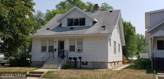 132 18th Ave N, Unit 2 in St. Cloud, MN - Building Photo