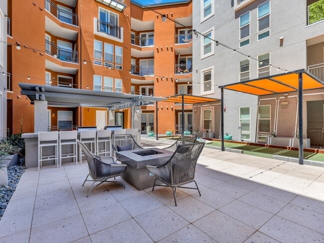 Ely on Fremont in Las Vegas, NV - Foto de edificio - Building Photo