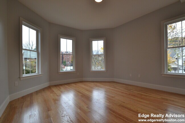7 Sparhawk St, Unit 1 in Boston, MA - Building Photo - Building Photo