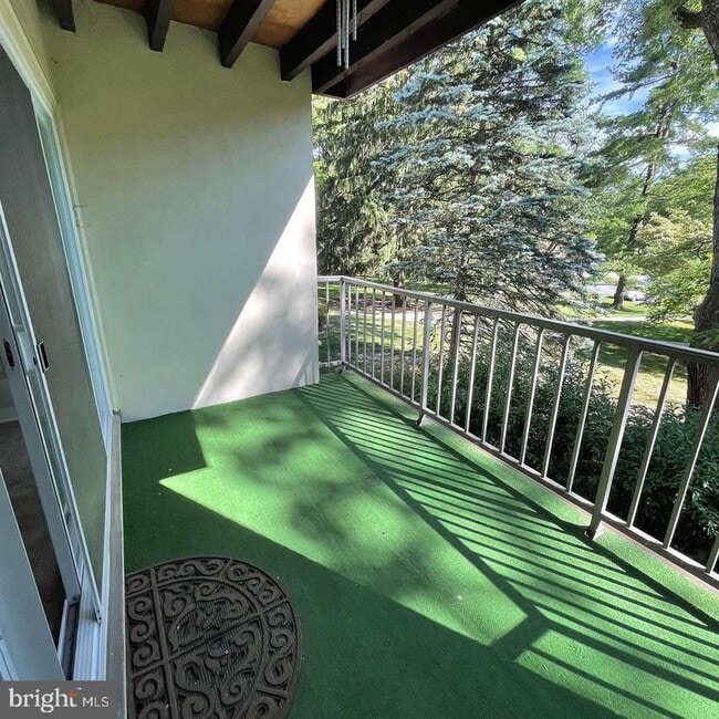 property at 324 Drummers Ln