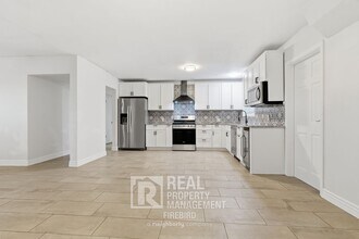 1901 N 48th Pl in Phoenix, AZ - Building Photo - Building Photo