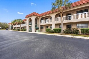 1750 Belleair Forest Dr in Belleair, FL - Building Photo