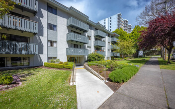 Terrace Green Apartments in Victoria, BC - Building Photo - Building Photo