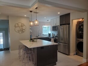 347 Ling a Mor Ter S in St. Petersburg, FL - Building Photo - Building Photo