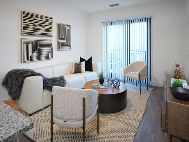 Canopy West River Phase II in Tampa, FL - Foto de edificio - Building Photo