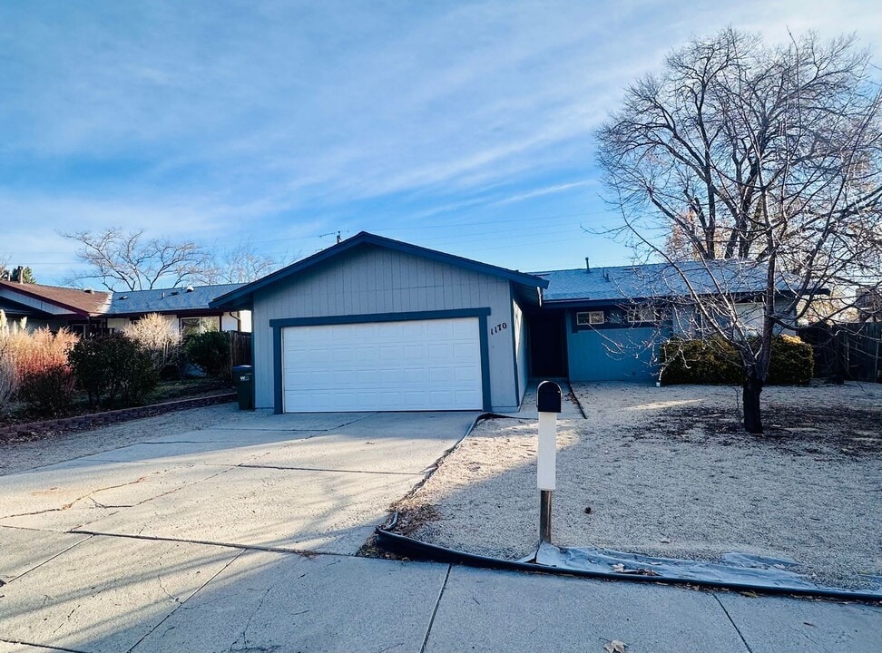 1170 Rayburn Dr in Reno, NV - Building Photo