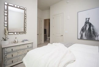 The Sutton in Atlanta, GA - Building Photo - Interior Photo