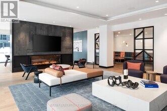 740-740 Dupont St in Toronto, ON - Building Photo - Building Photo