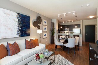 1404 W Gray St in Houston, TX - Building Photo - Building Photo