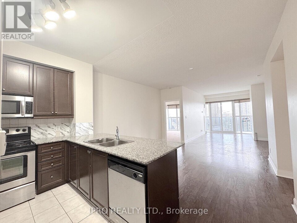 60-2060 Absolute Ave in Mississauga, ON - Building Photo