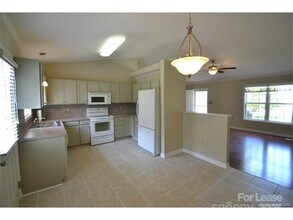 3554 Seminole Dr in Maiden, NC - Building Photo - Building Photo