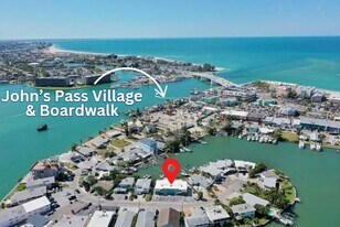 500 129th Ave E in Madeira Beach, FL - Building Photo