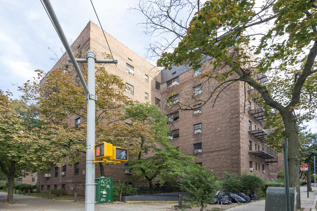 7508 35th Ave in Jackson Heights, NY - Building Photo