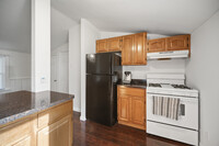 29 Mansfield St, Unit #2 in Bethel, CT - Building Photo - Building Photo