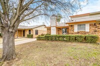 2521 Indigo Ln in Arlington, TX - Foto de edificio - Building Photo