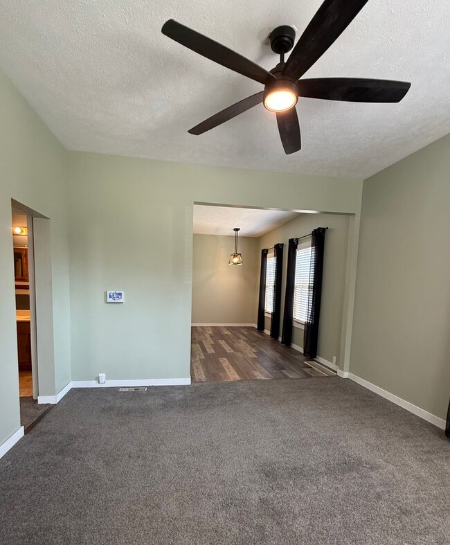2706 Avenue E in Council Bluffs, IA - Building Photo - Building Photo