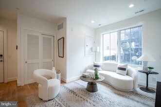 1775 Swann St NW in Washington, DC - Foto de edificio - Building Photo