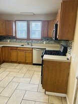 52 Schubert St, Unit 2 in Binghamton, NY - Building Photo - Building Photo