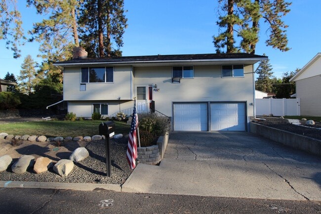 property at 4906 W Francis Ave