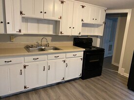 406 Hietts Ln in Clarksville, TN - Building Photo