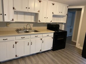 406 Hietts Ln in Clarksville, TN - Building Photo - Building Photo