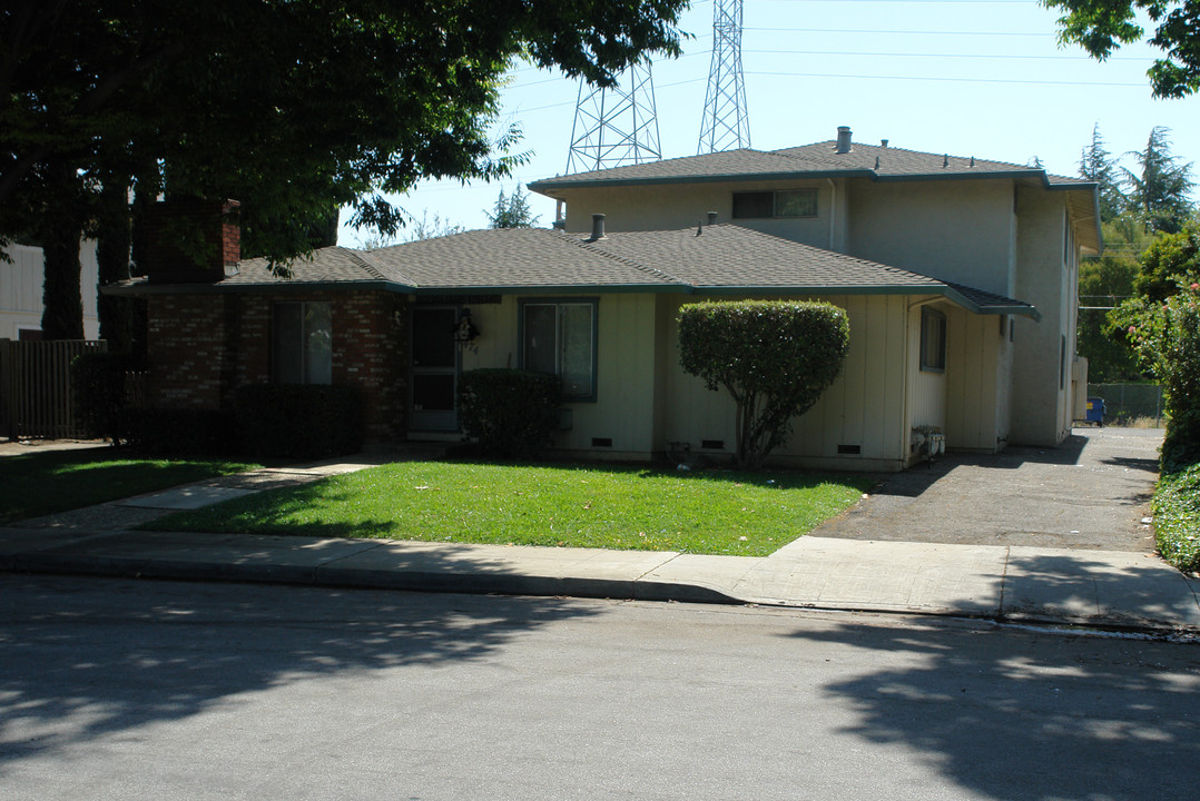 474 Hawthorn Ave in Sunnyvale, CA - Building Photo