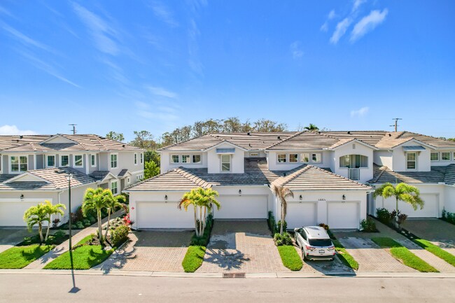 property at 4664 Arboretum Cir