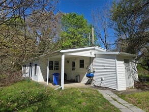 542 W Broadway in Port Jefferson, NY - Building Photo - Building Photo