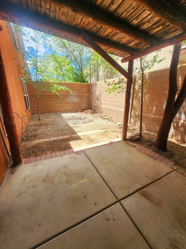 7505 Dixon Rd SE in Albuquerque, NM - Building Photo - Building Photo