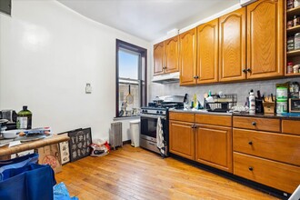 814 44th St in Brooklyn, NY - Building Photo - Interior Photo