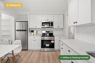 New RoostUp Furnished Private Bedroom near Savin Hill, Dorchester! in Boston, MA - Foto de edificio - Building Photo