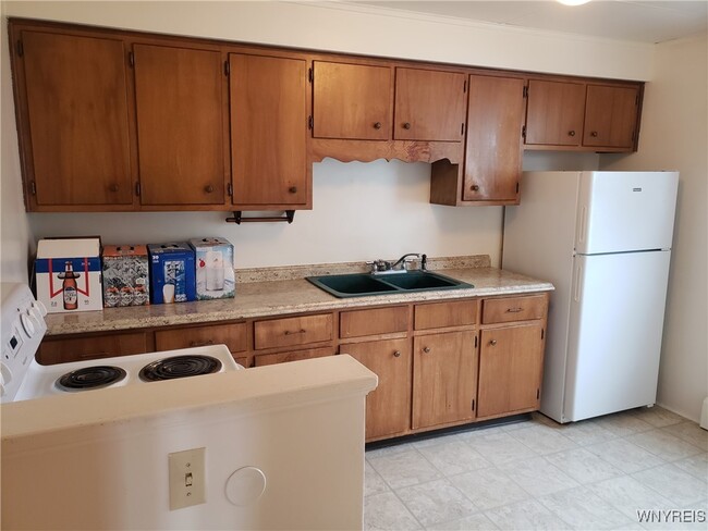10 Washington St in Middleport, NY - Building Photo - Building Photo