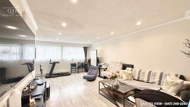 property at 34 Heatherside Dr