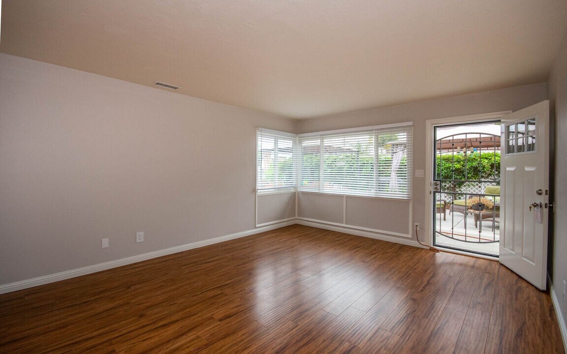 3772-3774 Jefferson St in Carlsbad, CA - Building Photo