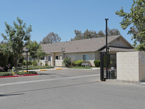 Sierra Heartland Apartments in Clovis, CA - Building Photo - Building Photo