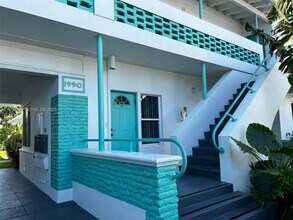 1990 Bay Dr in Miami Beach, FL - Building Photo - Building Photo
