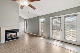 5001 Grande Dr, Unit 1223 in Pensacola, FL - Foto de edificio - Building Photo