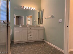 15057 Balmoral Loop in Ft. Myers, FL - Foto de edificio - Building Photo
