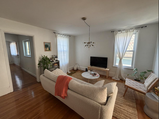 17 Pinckney St, Unit 2