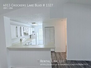 4013 Crockers Lake Blvd in Sarasota, FL - Foto de edificio - Building Photo
