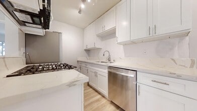 1900 Rockefeller Ln in Redondo Beach, CA - Building Photo - Building Photo