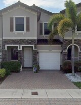 15064 SW 117th Way in Miami, FL - Building Photo